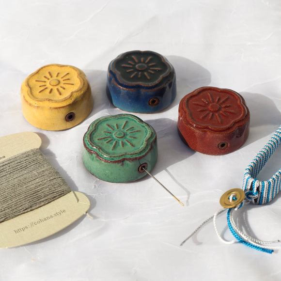 Awaji Kawara Magnetic Needle Rest with Needle Polisher