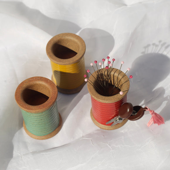 Hasami Magnetic Pin Holder