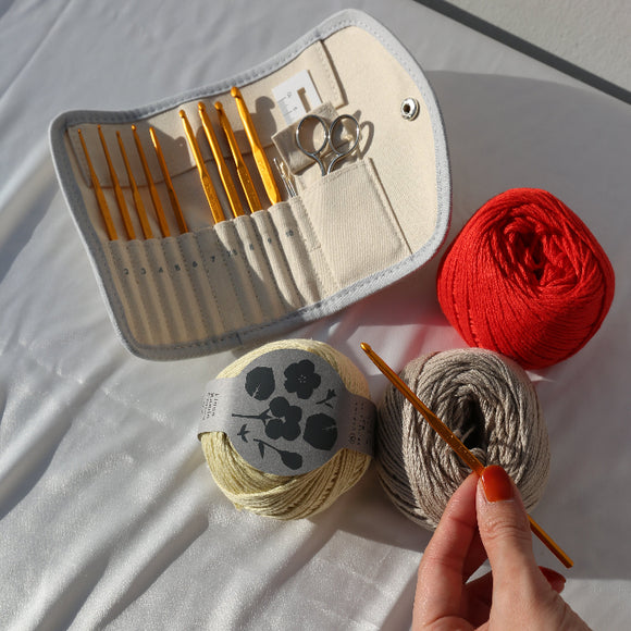 Clover Crochet Hook Set opened 2